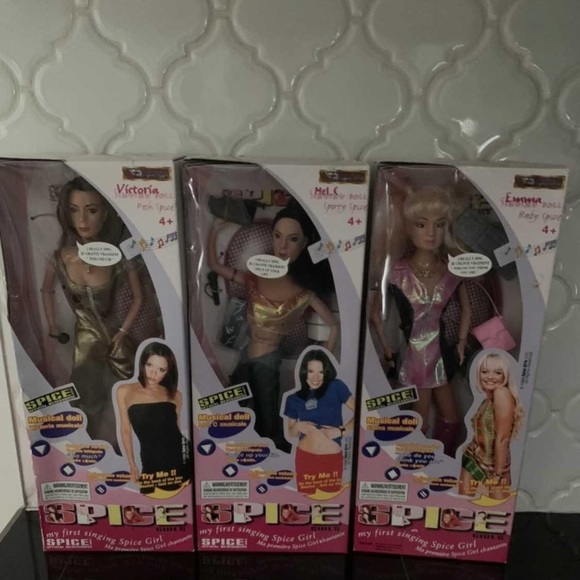 Spice Girl SINGING Barbies - Picture 1 of 1